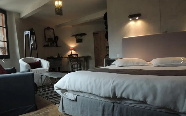 Le Soustet Des Auches