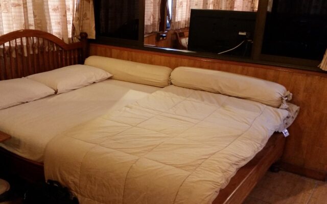 Meyon Holidays Apartment