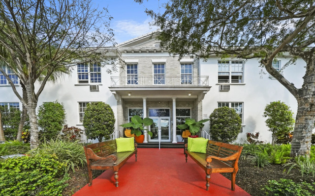 Tradewinds Apartment Hotel