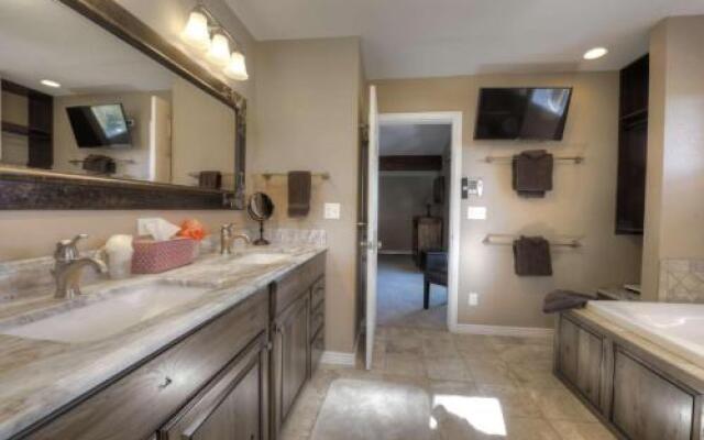 Fox Run 5 Br home by RedAwning