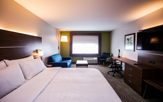 Holiday Inn Express & Suites Rehoboth Beach