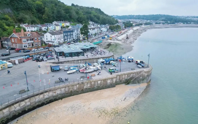 Overland Road 4 Bed House Mumbles