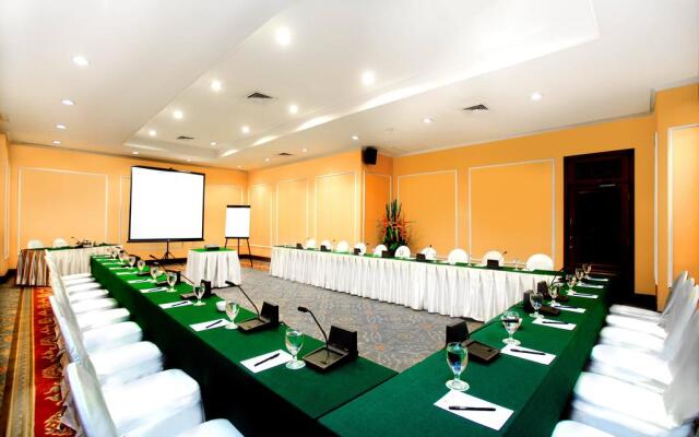 Menara Peninsula Hotel Jakarta