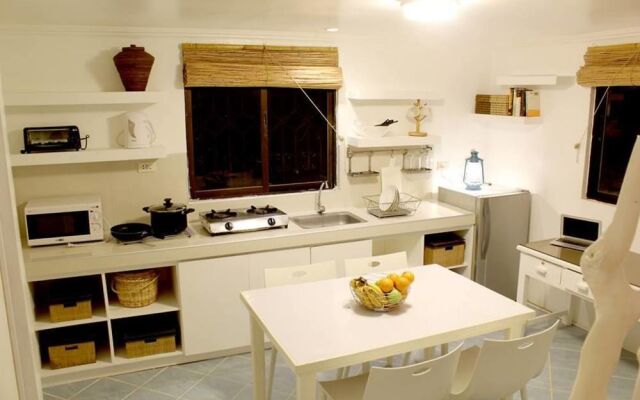 812 Angol Boracay Apartment