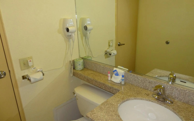 Red Carpet Inn - Newark Airport