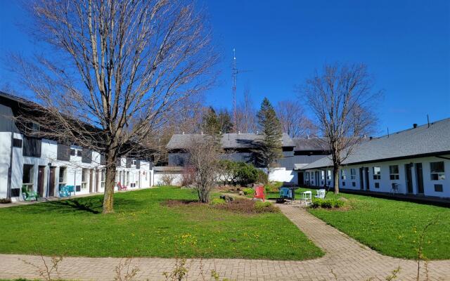 Jolly Roger Inn & Resort