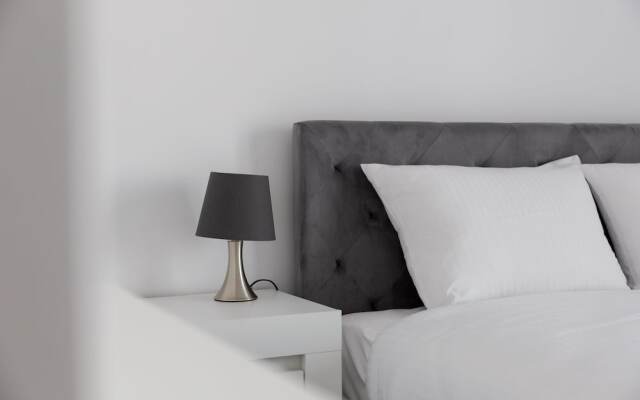 Wola Chic Grey Studio