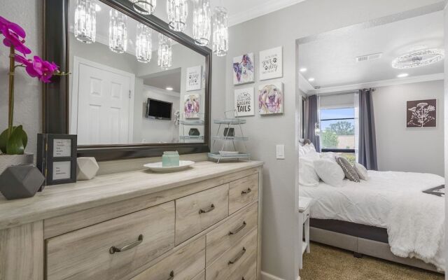 Clubhouse Bungalow - Community Amenities