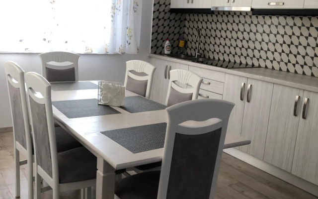 Holiday Luxury Villa with private Garden