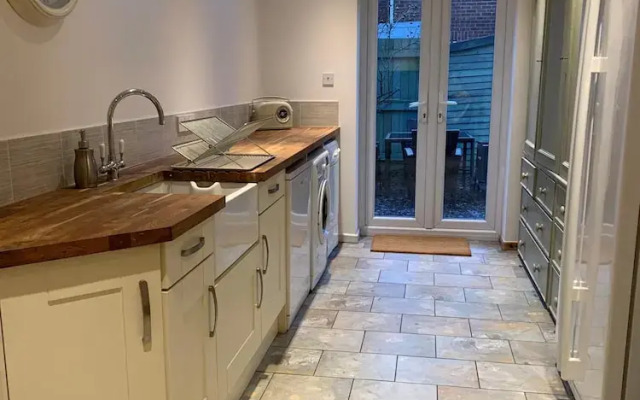 Elegant 3BD Edwardian Home Warminster