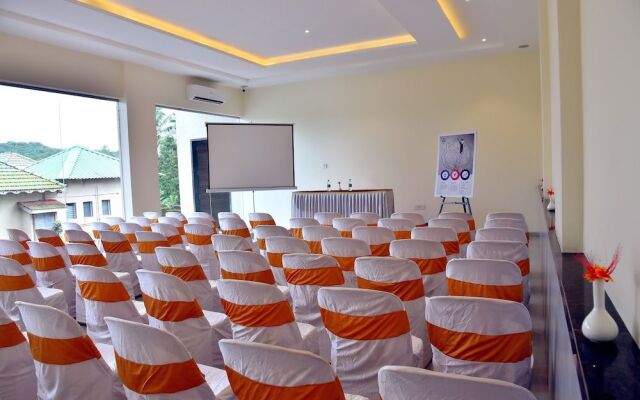 Hotel Sadhana Executive