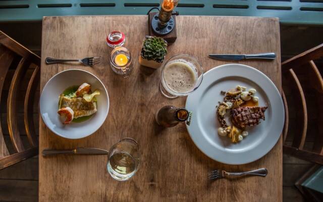 Hotel Cafe Restaurant 't Raedhus