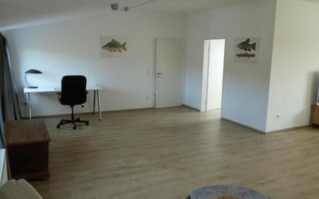 Ruhige Ferienwohnungen mit Teichblick