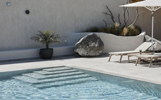 Mayu Suites
