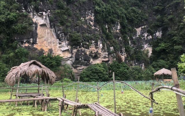 Trang An Flower Hotel