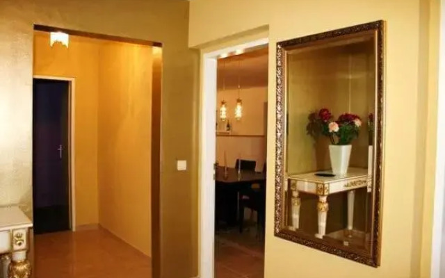 Luxury Apartment In Versace Style