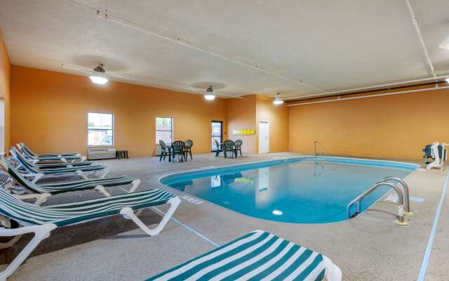 Comfort Inn & Suites Cincinnati Eastgate