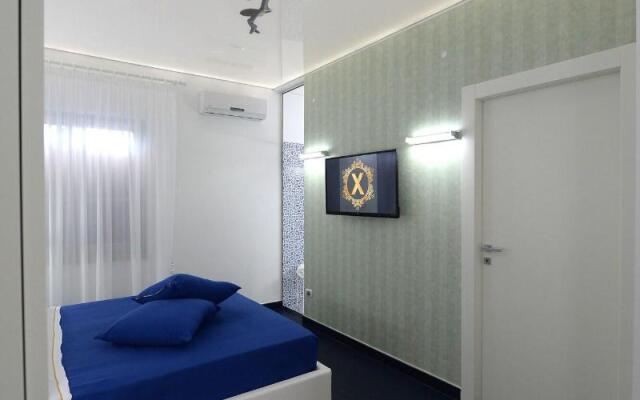 X Hotel