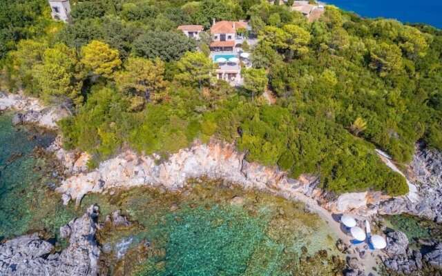 580m² Homm Luxurious Seaside Residence in Syvota, 14 ppl