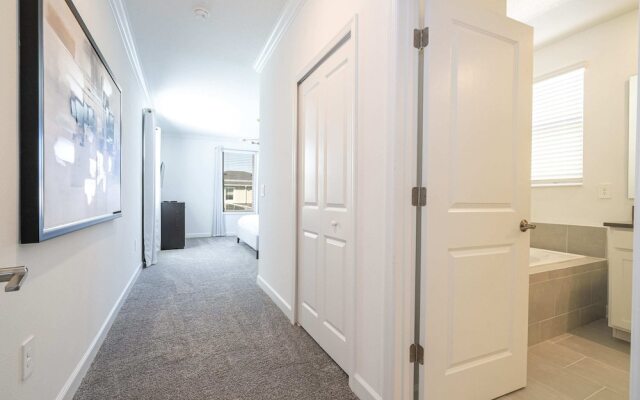 Stunning 5Bd Private Pool & Waterpark @ Champions Gate 8913