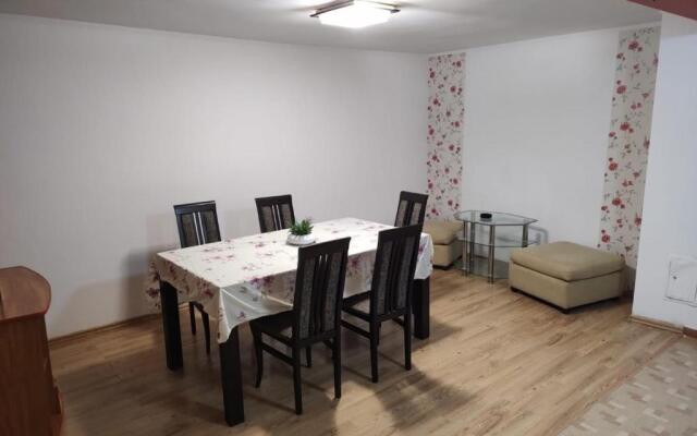 Apartament 2 la Vila
