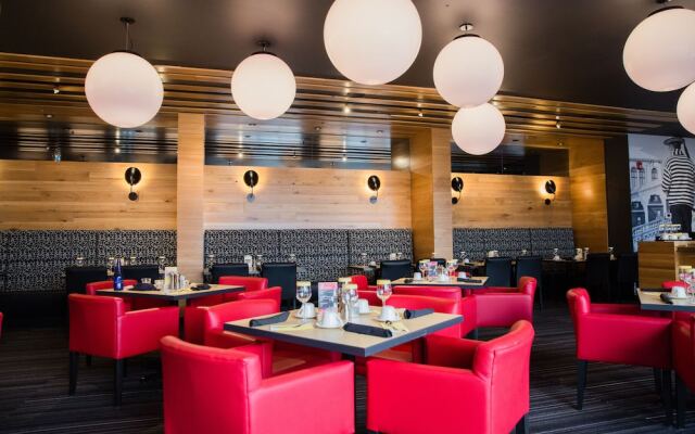 Holiday Inn Hotel & Suites Calgary South Conference Ctr