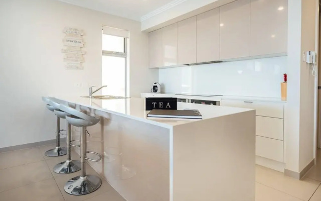 La Bella Vita-beachfront Living - Lift - Sunset Views