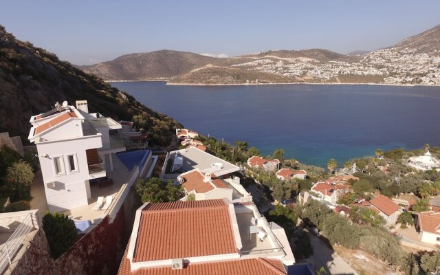 Villa Tuna by Akdenizvillam