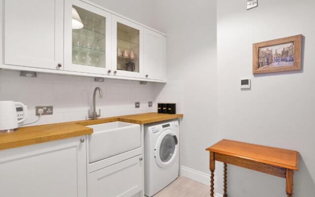 Craig Leith Apartment
