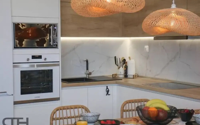 Luxury 80m2 Apartment With Balkony Downtown