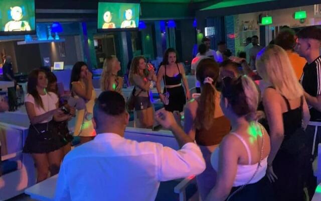Cloud 9 Hotel Shisha & Cocktail Bar - Adults Only
