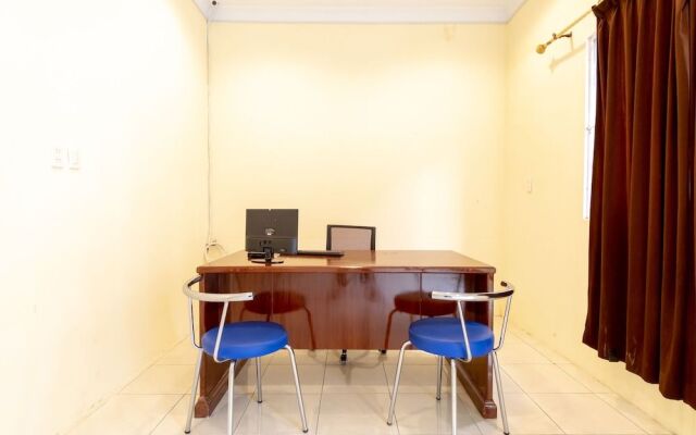 Oyo 1505 Studio 10 Home Stay