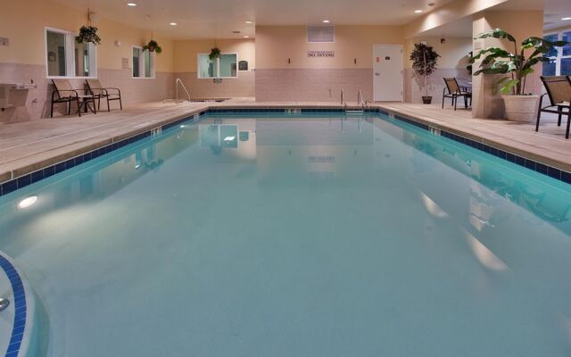 Holiday Inn Express & Suites St. Louis West-O'Fallon