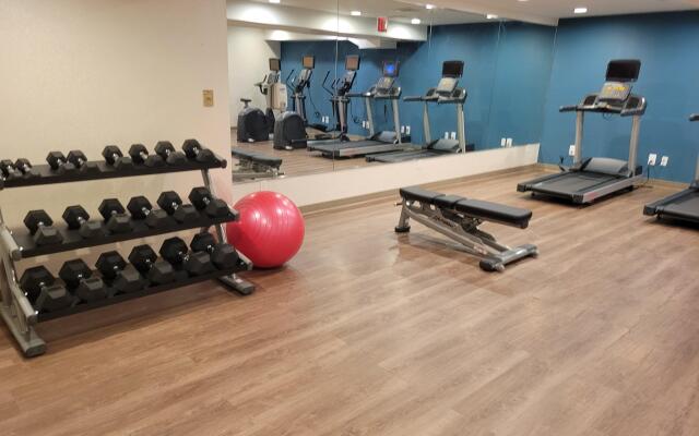 Holiday Inn Express Maspeth by IHG
