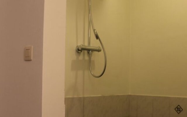 Le Central Hotel