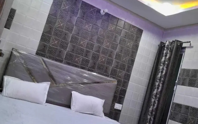 OnlyStay Shiva Dham