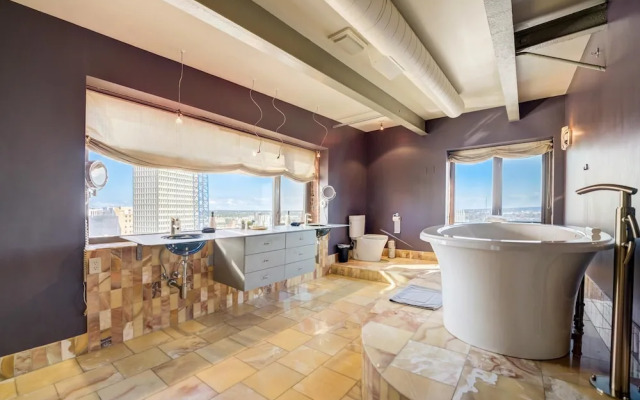 FRONTDESK Lofts at 629 Euclid Downtown Cleveland