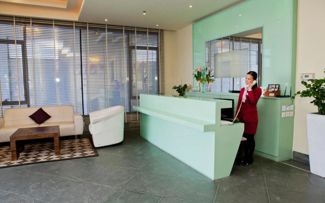 Al Raya Suites