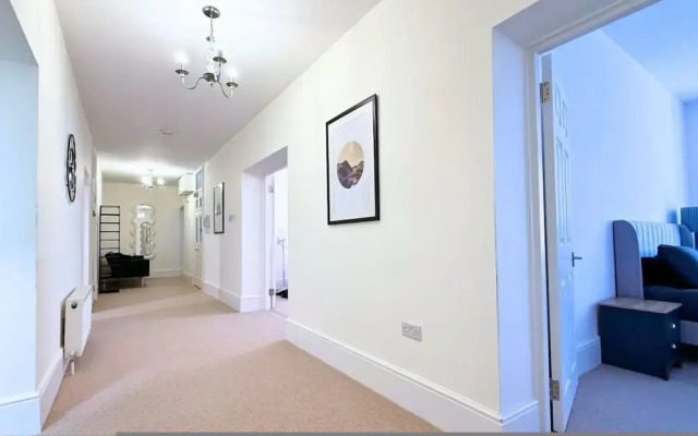 Palacial 3 Super King Bedrooms