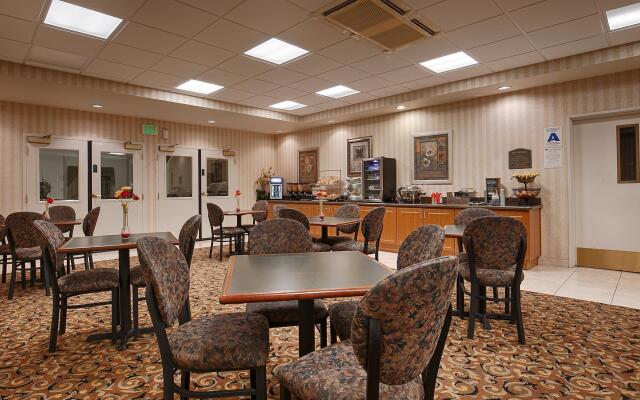 Best Western Plus Lake Elsinore Inn & Suites