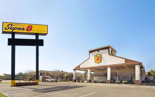 Super 8 by Wyndham Gulfport Biloxi Airport