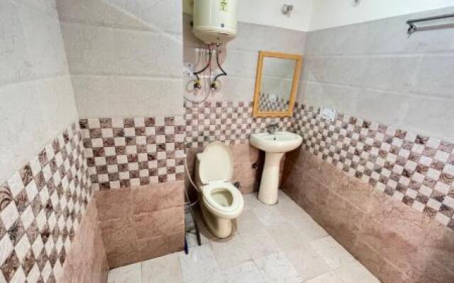 YOLO Backpackers Hostel