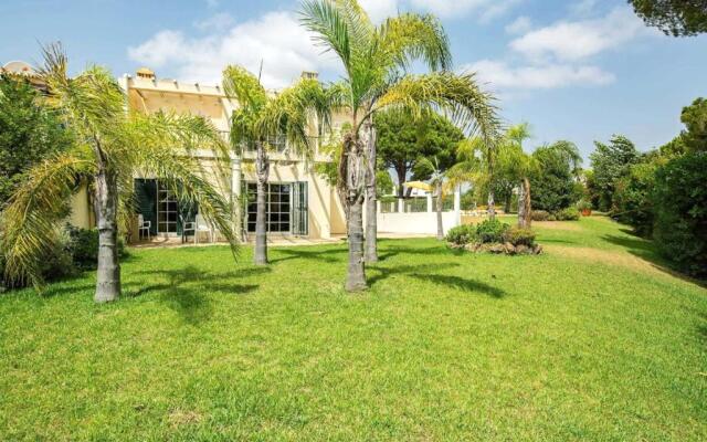 A Stylish Villa With a Private Pool, Short Drive From the Centre, Free AC & Wifi