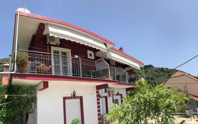Studios Ristas Kostas