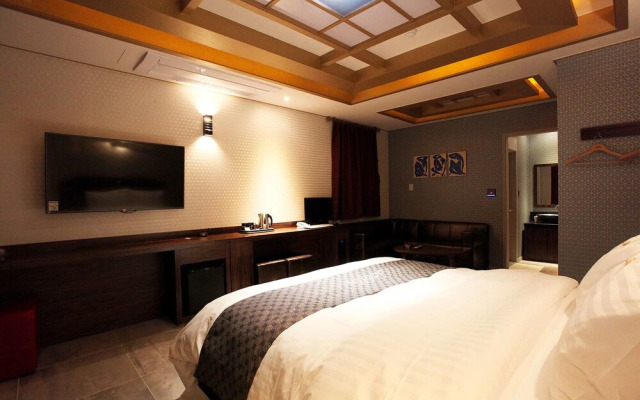 Yeongdeungpo Jardin Hotel