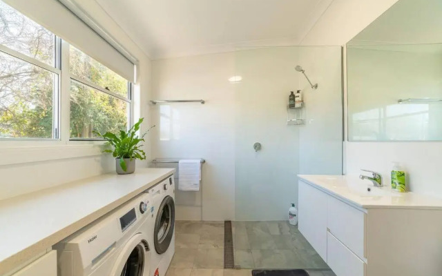 Paddington Villa 1 - Free Wi-fi, Netflix