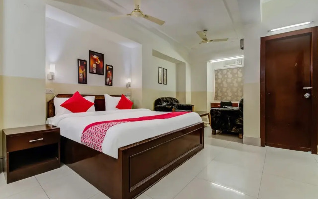 OYO Flagship 42717 Hotel Fort