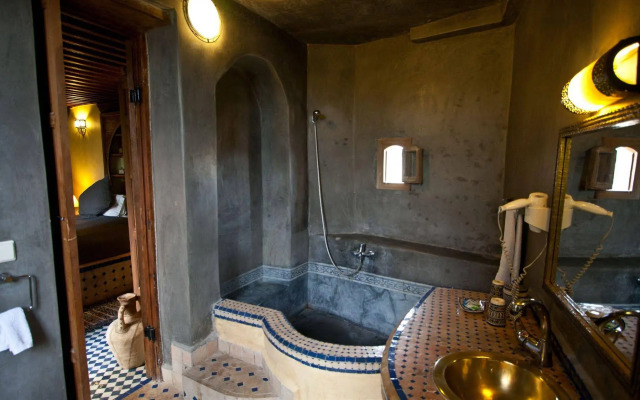 Riad Layalina