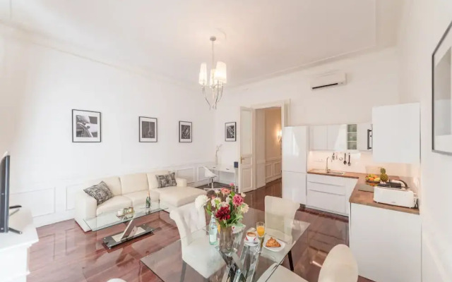 Music Academy Bedroom Suite Café Vian Apartman Kft