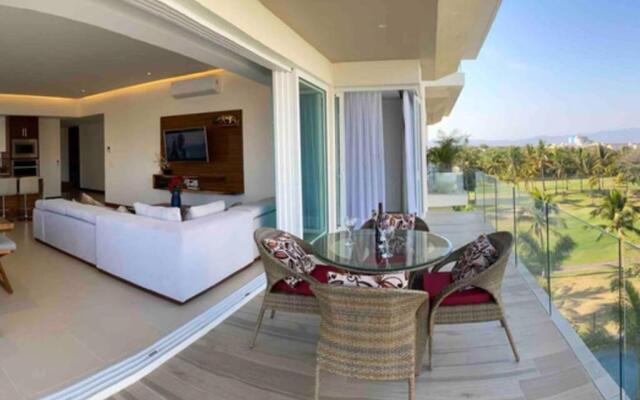 Deluxe Marina View Apartment